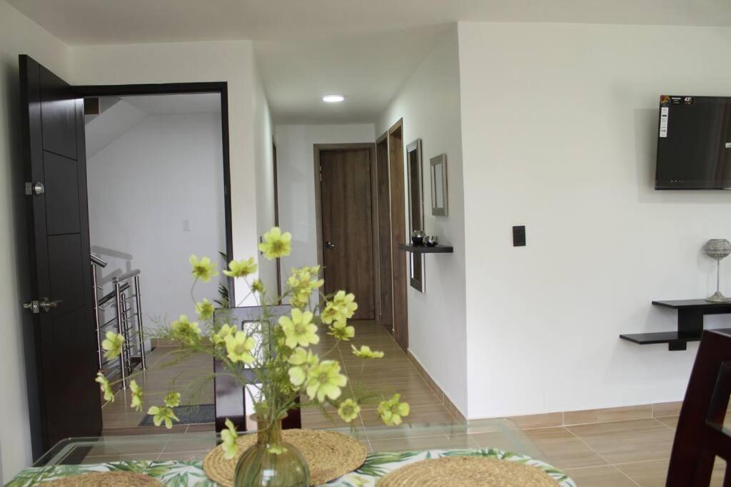 Lindo Apartamento Con Estacionamiento บูกา ภายนอก รูปภาพ